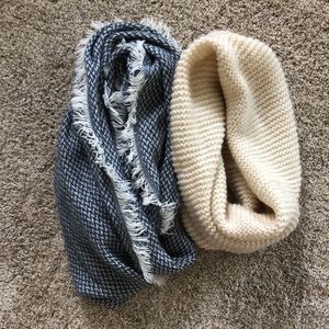 Bundle of 2 Winter Scarves!